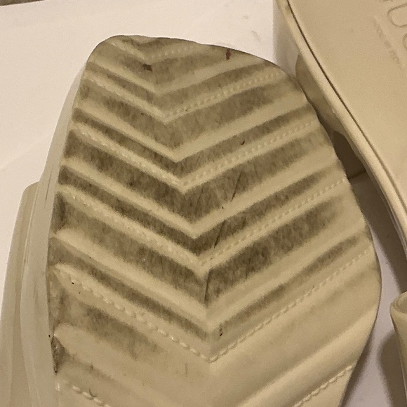 Gucci Rubber Slides Block Heel Sandals Putty Color Size 10 - Picture 8 of 12